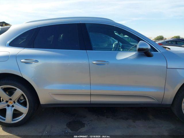 Porsche Macan S Image 14