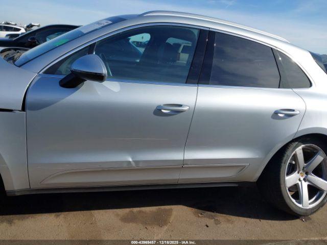 Porsche Macan S Image 5