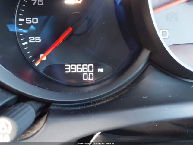 Porsche Macan S Image 16