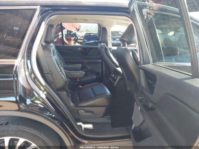 Lincoln Aviator Standard Image 14