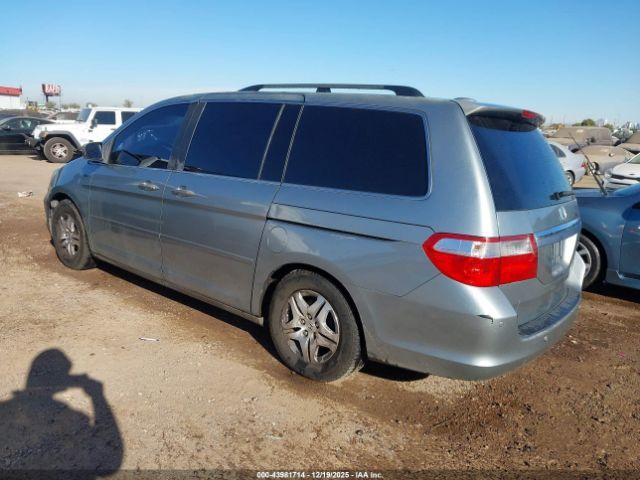 Honda Odyssey Touring Image 3