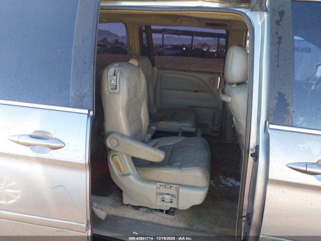 Honda Odyssey Touring Image 9
