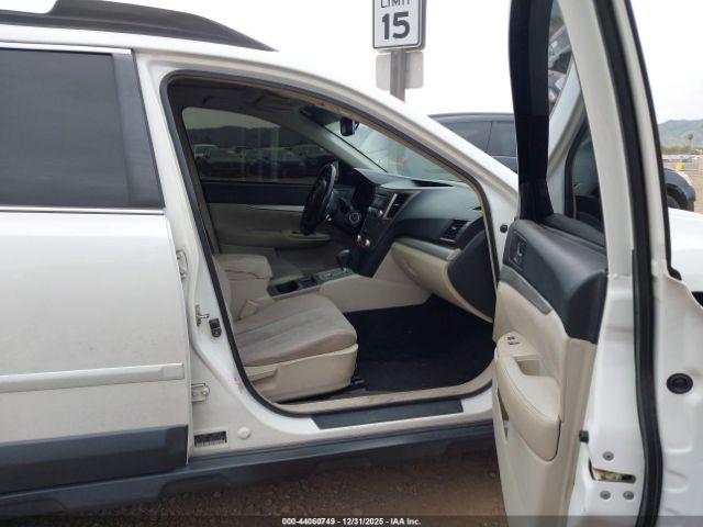 Subaru Outback 2.5i Premium Image 11