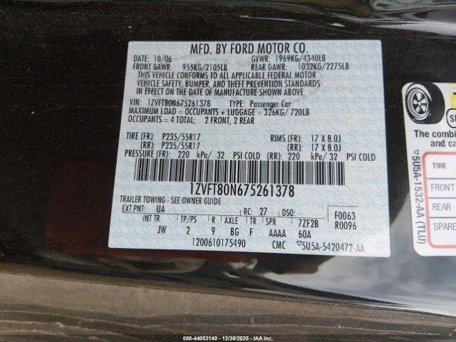 Ford Mustang Image 8