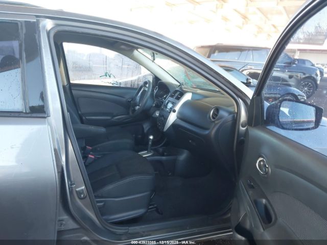 Nissan Versa 1.6 Sv Image 9