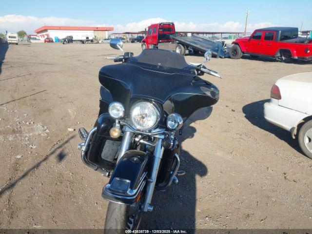 Harley-Davidson Flhtcu Image 7