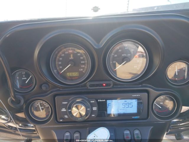 Harley-Davidson Flhtcu Image 2