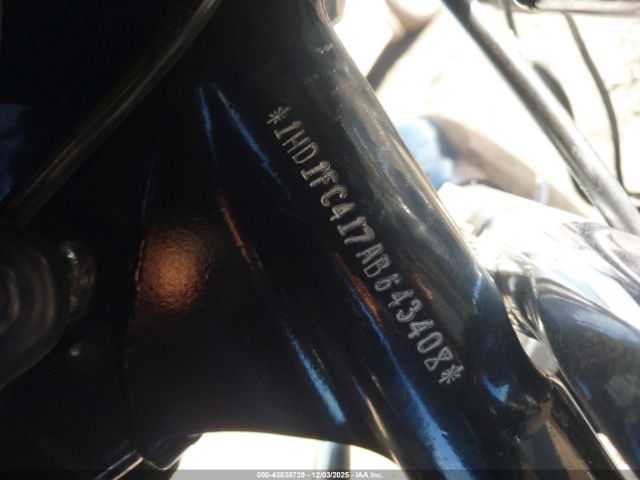 Harley-Davidson Flhtcu Image 9