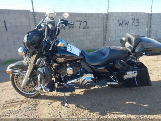 Harley-Davidson Flhtcu Image 10