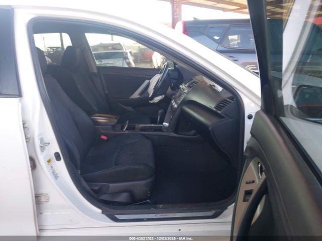 Toyota Camry Se Image 4