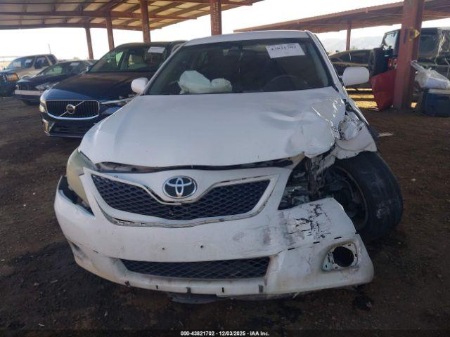 Toyota Camry Se Image 6