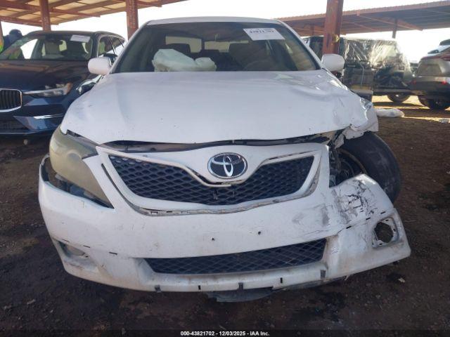 Toyota Camry Se Image 9