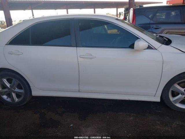 Toyota Camry Se Image 7