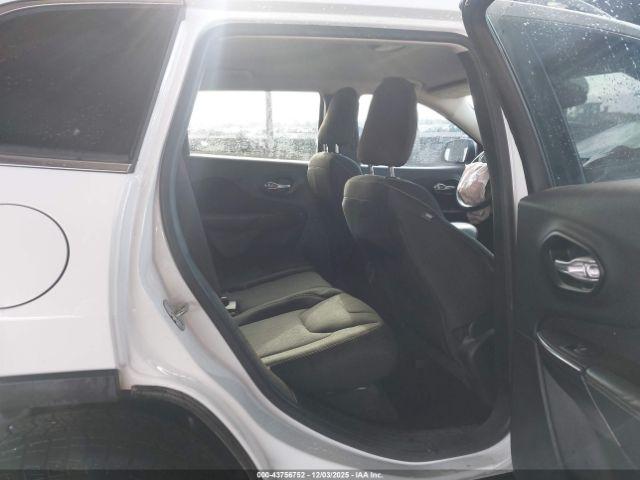 Jeep Cherokee Latitude Image 2