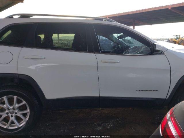 Jeep Cherokee Latitude Image 16