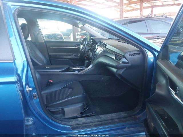 Toyota Camry Se Image 7