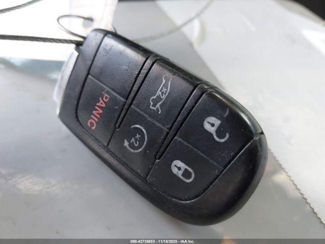 Dodge Challenger Image 11