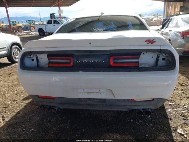 Dodge Challenger Image 17