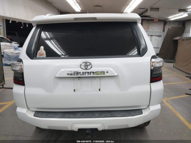 Toyota 4Runner Sr5 Image 13