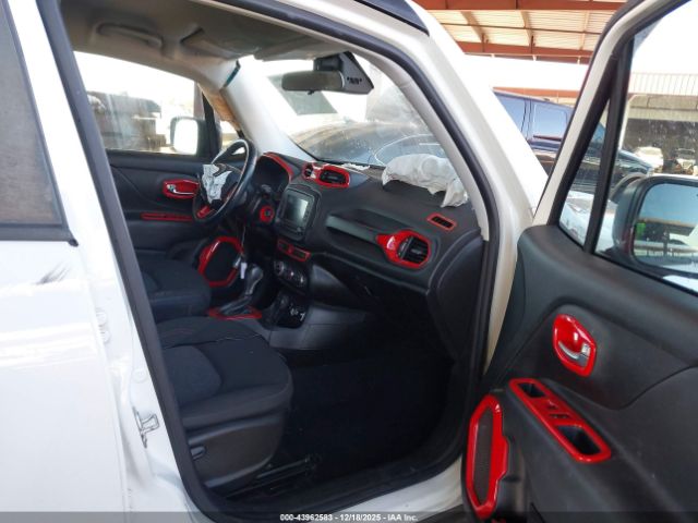 Jeep Renegade Trailhawk 4x4 Image 15