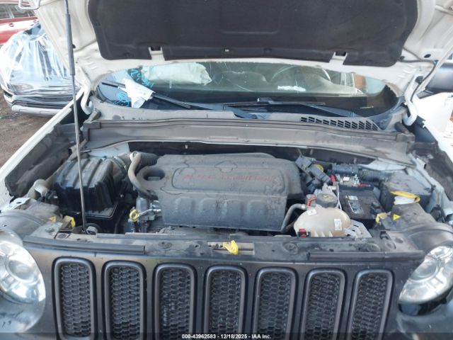 Jeep Renegade Trailhawk 4x4 Image 7