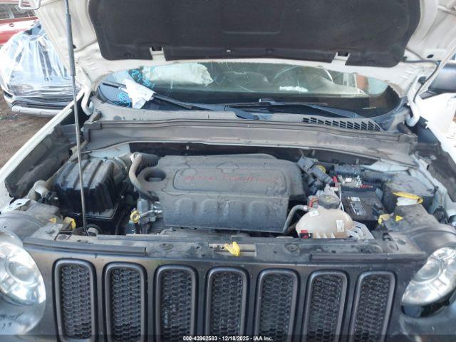 Jeep Renegade Trailhawk 4x4 Image 7