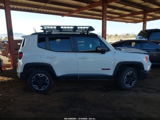 Jeep Renegade Trailhawk 4x4 Image 11