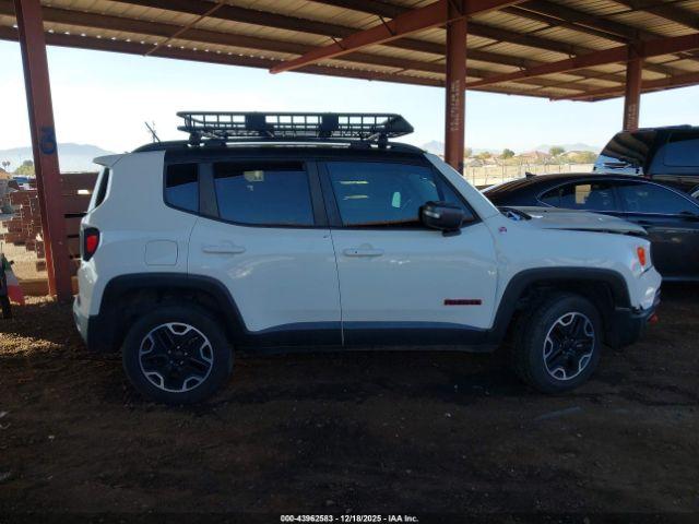 Jeep Renegade Trailhawk 4x4 Image 11
