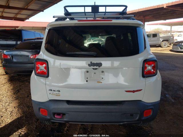 Jeep Renegade Trailhawk 4x4 Image 14