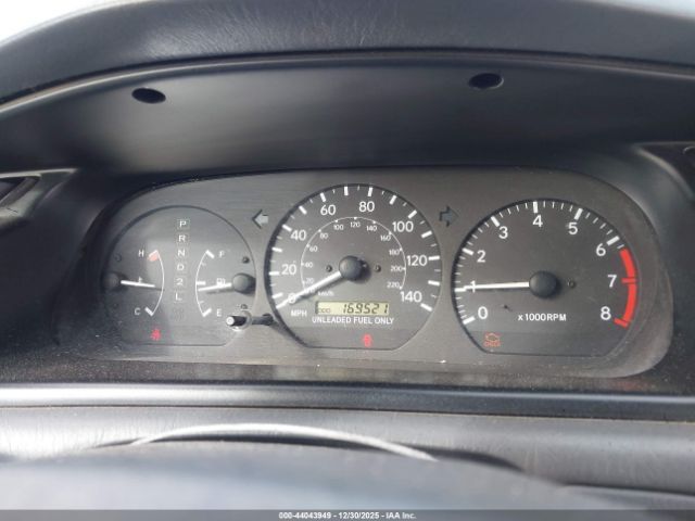 Toyota Camry Le Image 9