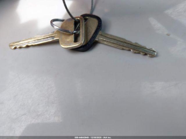 Toyota Camry Le Image 11