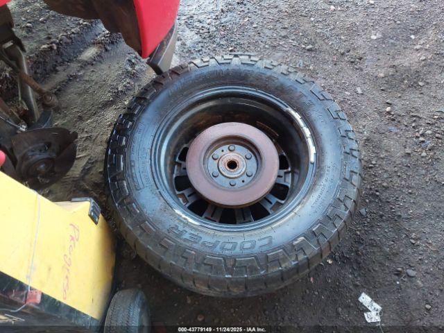 Chevrolet Silverado 1500 Image 11