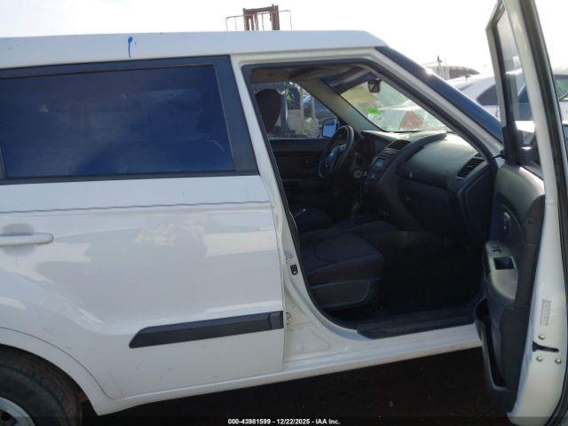Kia Soul Image 16