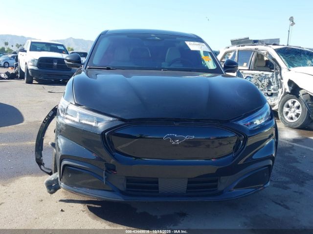 Ford Mustang Premium Image 11