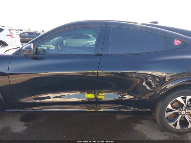 Ford Mustang Premium Image 9