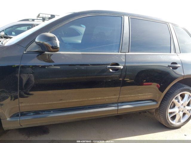 Porsche Cayenne S Image 12