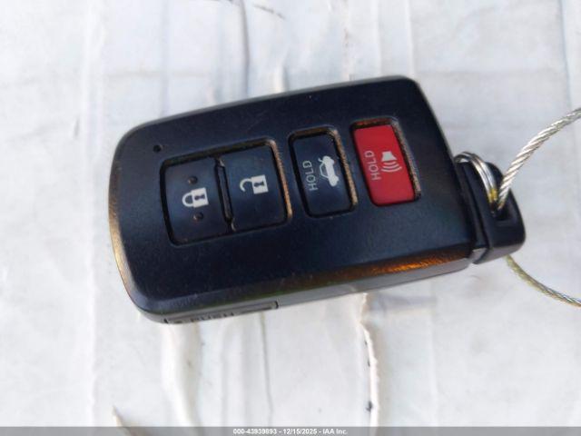 Toyota Avalon Xle Premium Image 8