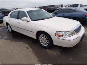  Salvage Lincoln Towncar