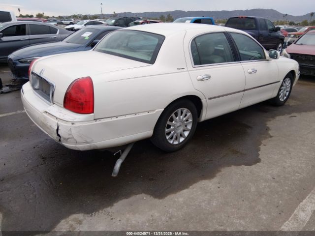 Lincoln Towncar Signature Image 12