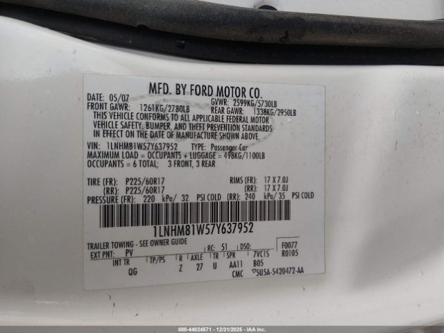 Lincoln Towncar Signature Image 10