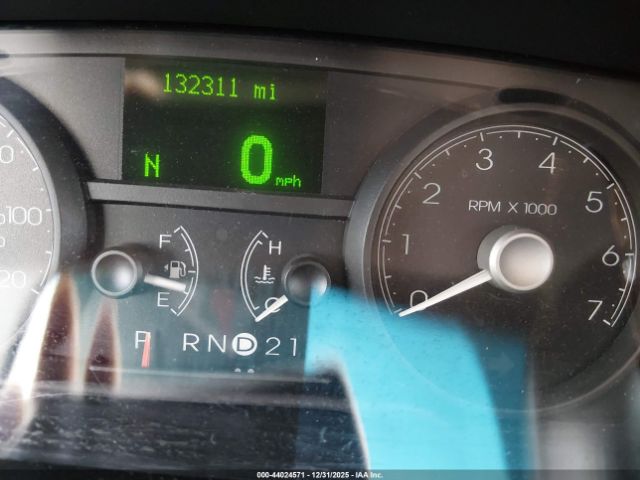 Lincoln Towncar Signature Image 16