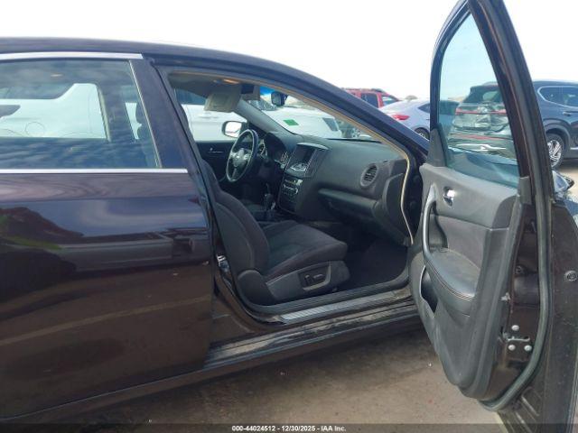 Nissan Maxima Image 10