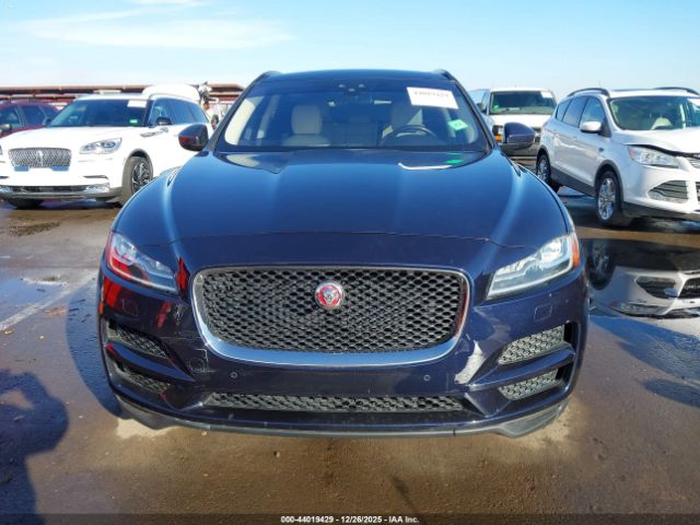 Jaguar F-PACE 35t Prestige Image 3