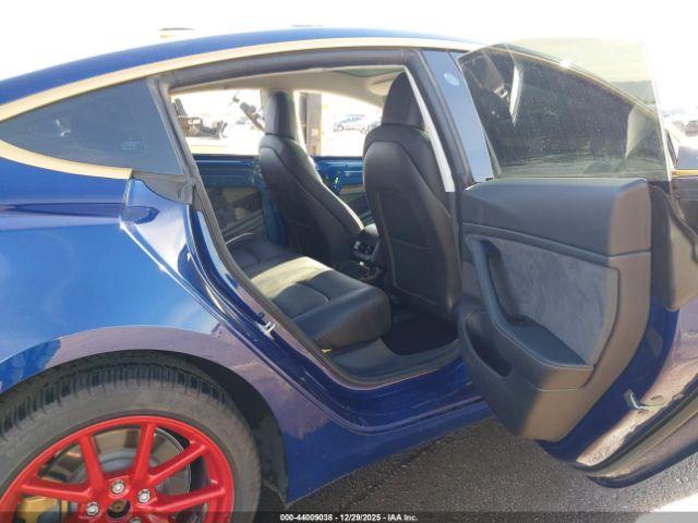 Tesla Model 3 Image 7