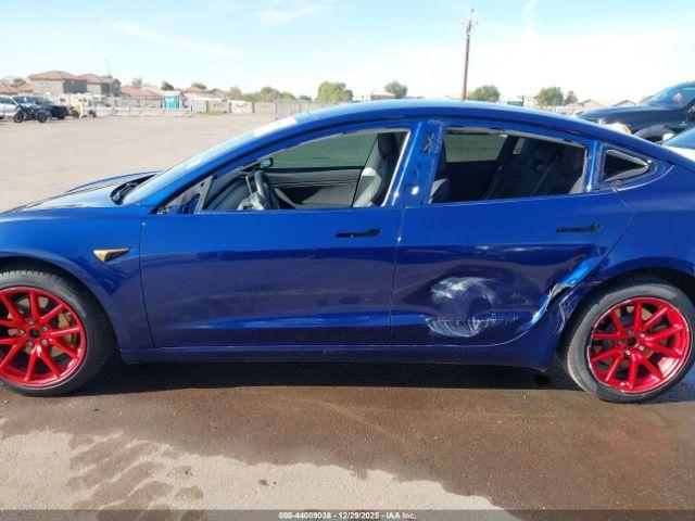 Tesla Model 3 Image 12