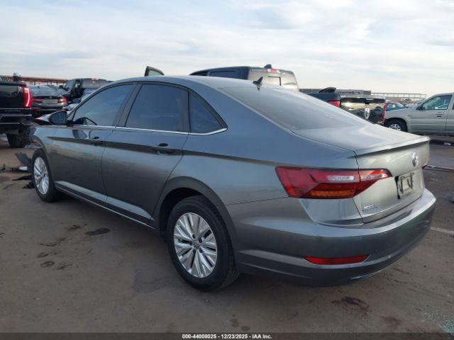 Volkswagen Jetta Image 4