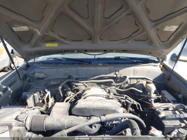 Toyota Sequoia Sr5 V8 Image 6