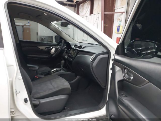 Nissan Rogue S Image 4