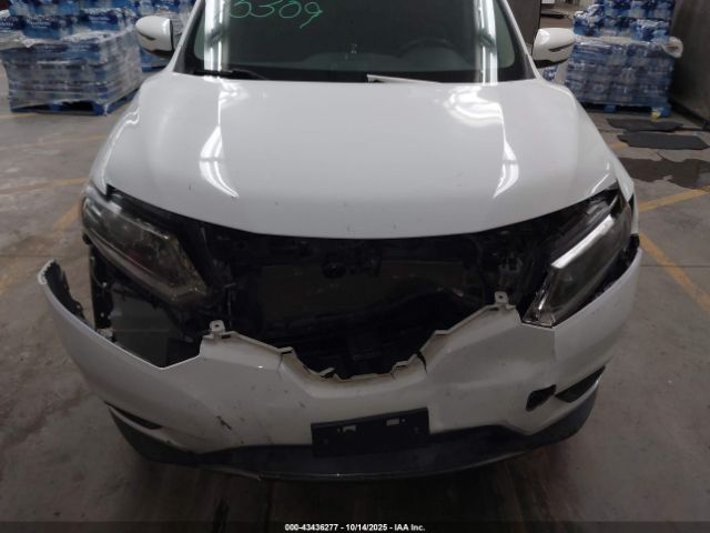 Nissan Rogue S Image 2