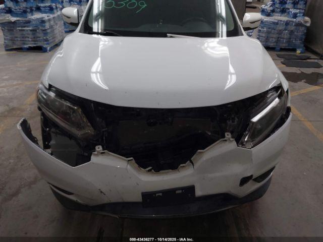 Nissan Rogue S Image 2